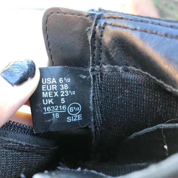 Black ankle booties - Picture 4 of 4